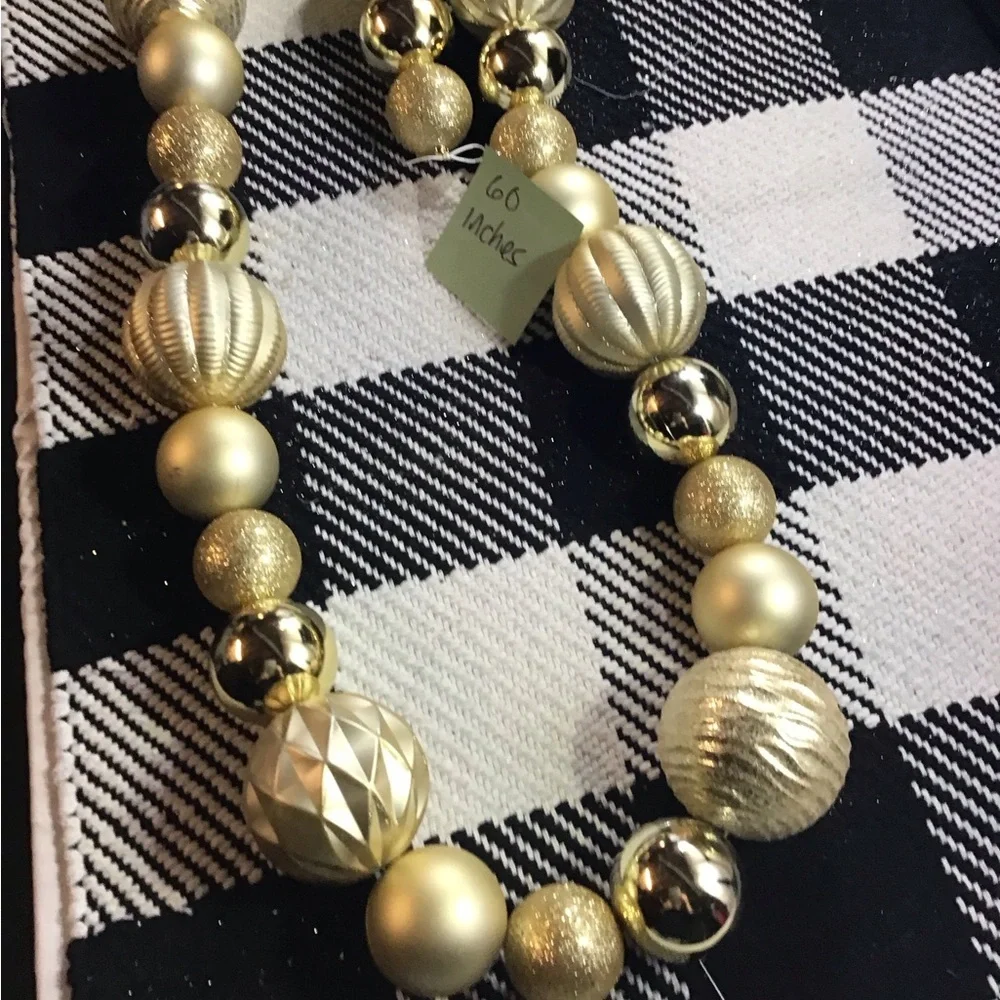 Festive Gold Ornament Garland
